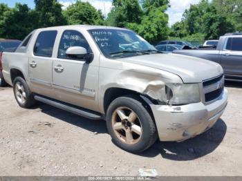  Salvage Chevrolet Avalanche 1500