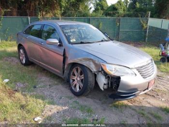  Salvage Chrysler 200