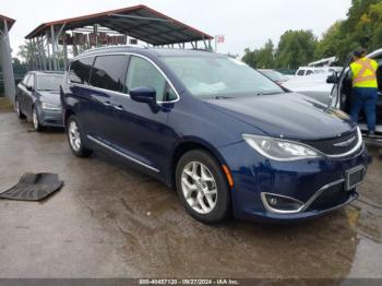  Salvage Chrysler Pacifica