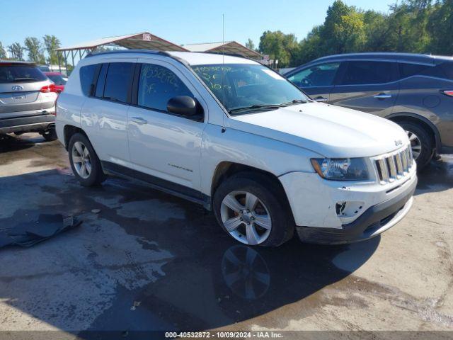  Salvage Jeep Compass