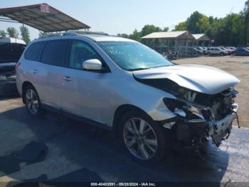  Salvage Nissan Pathfinder