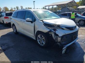  Salvage Toyota Sienna