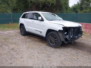  Salvage Jeep Grand Cherokee