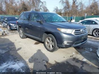  Salvage Toyota Highlander