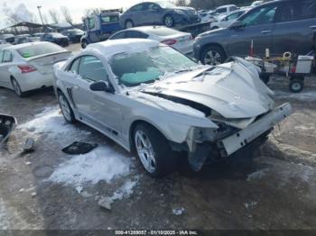  Salvage Ford Mustang