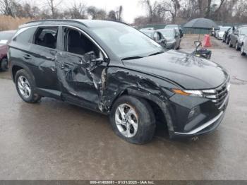  Salvage Hyundai TUCSON