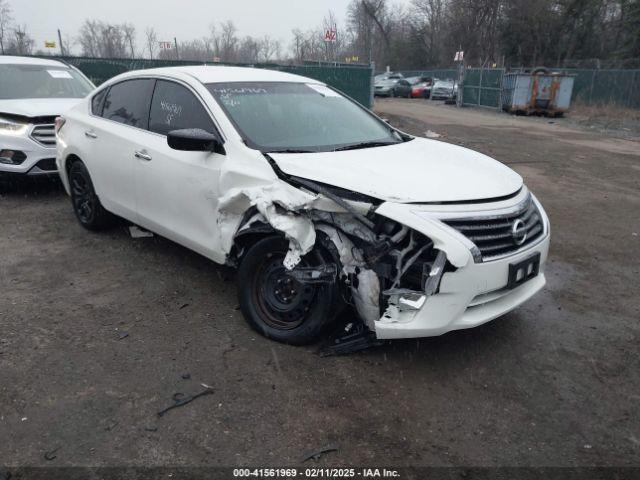  Salvage Nissan Altima