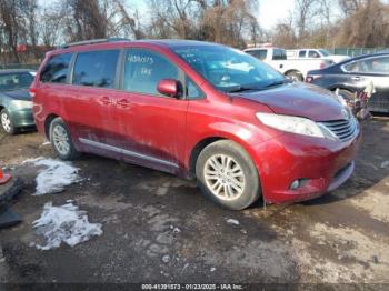  Salvage Toyota Sienna