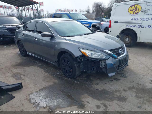  Salvage Nissan Altima