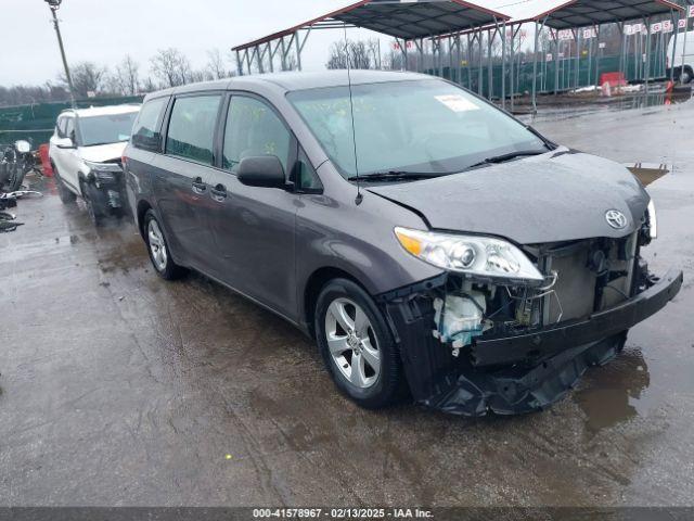  Salvage Toyota Sienna