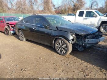  Salvage Nissan Altima