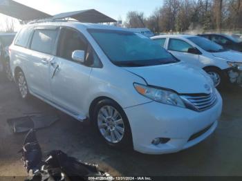  Salvage Toyota Sienna