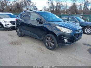  Salvage Hyundai TUCSON