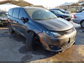  Salvage Chrysler Pacifica