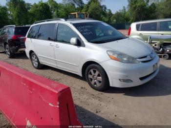  Salvage Toyota Sienna
