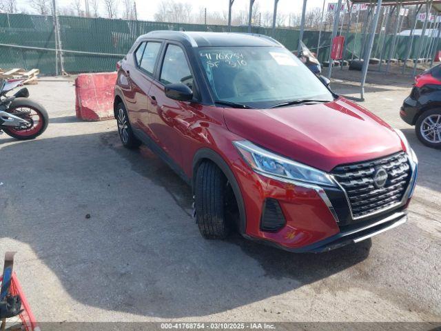  Salvage Nissan Kicks