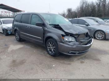  Salvage Chrysler Town & Country