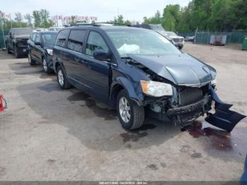  Salvage Chrysler Town & Country
