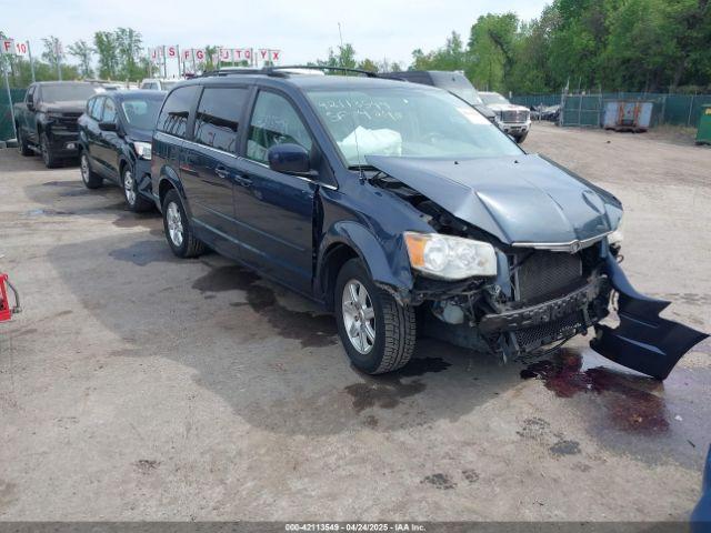  Salvage Chrysler Town & Country