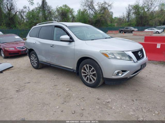  Salvage Nissan Pathfinder