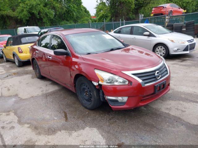  Salvage Nissan Altima