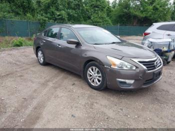  Salvage Nissan Altima
