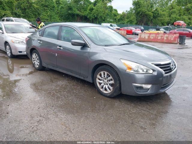  Salvage Nissan Altima