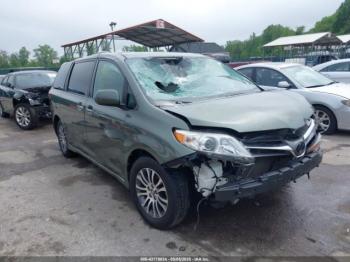  Salvage Toyota Sienna