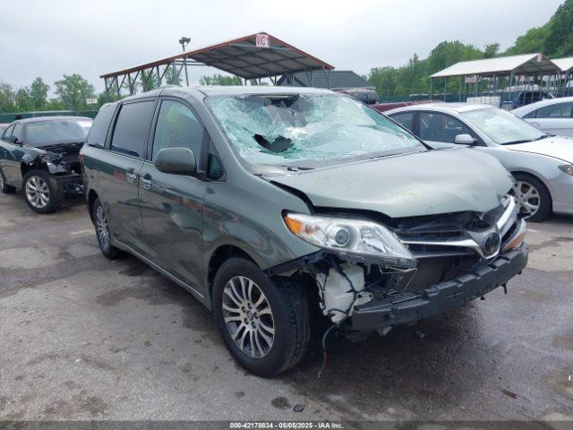  Salvage Toyota Sienna