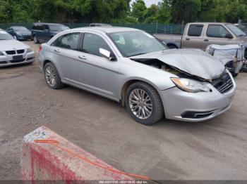  Salvage Chrysler 200