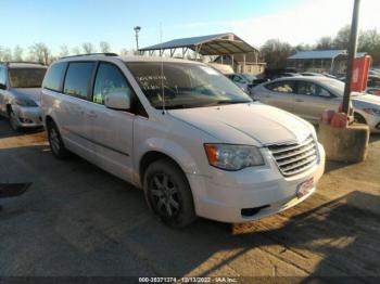  Salvage Chrysler Town & Country