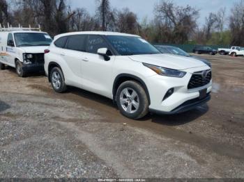  Salvage Toyota Highlander