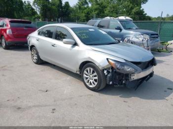  Salvage Nissan Altima