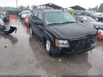  Salvage Chevrolet Avalanche