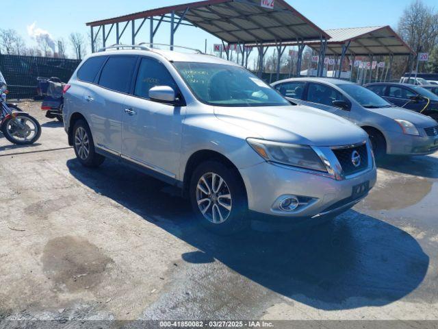  Salvage Nissan Pathfinder