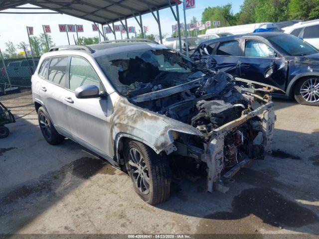  Salvage Jeep Cherokee