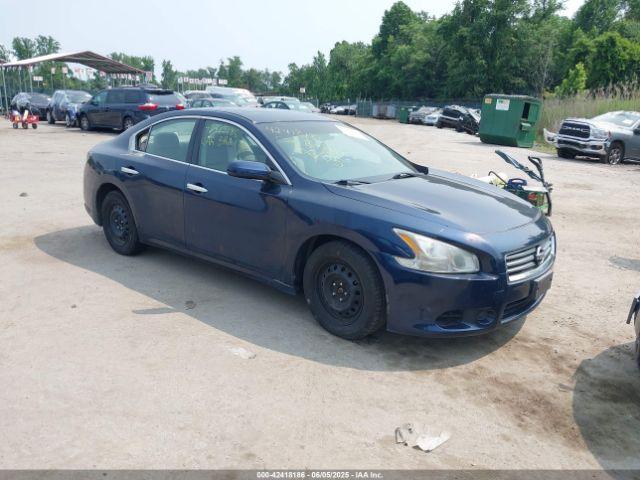  Salvage Nissan Maxima