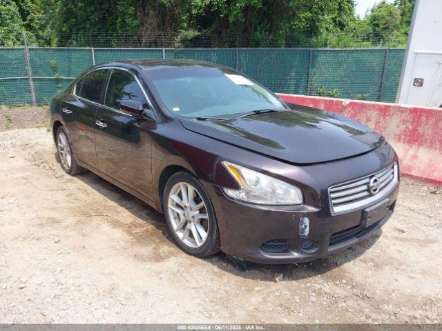  Salvage Nissan Maxima