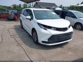  Salvage Toyota Sienna
