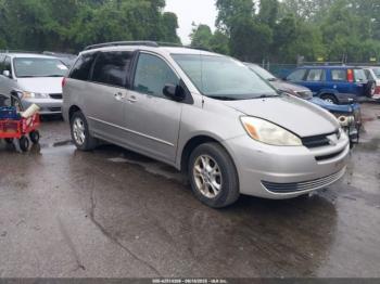  Salvage Toyota Sienna