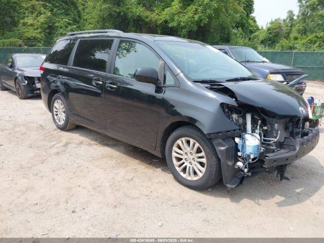  Salvage Toyota Sienna