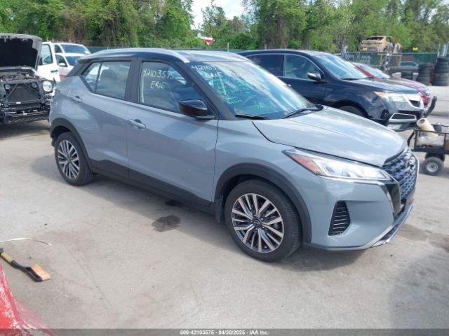  Salvage Nissan Kicks