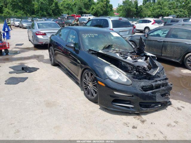  Salvage Porsche Panamera