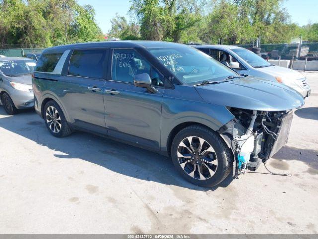  Salvage Kia Carnival