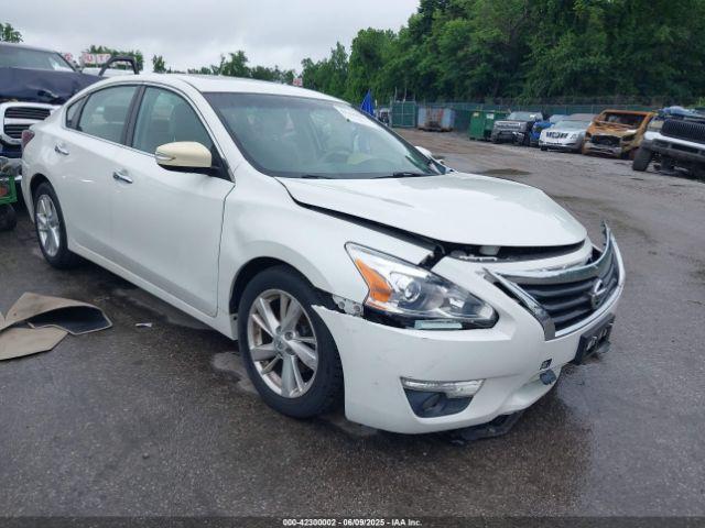  Salvage Nissan Altima