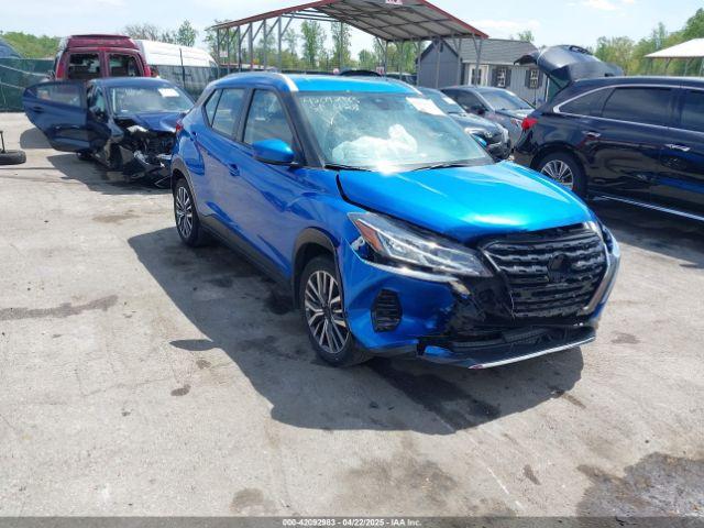  Salvage Nissan Kicks