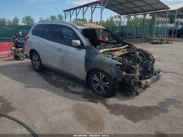  Salvage Nissan Pathfinder