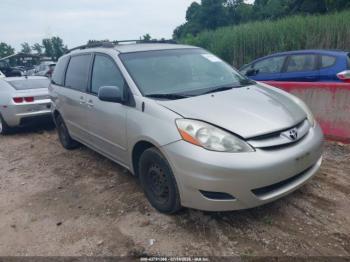  Salvage Toyota Sienna