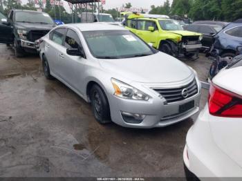  Salvage Nissan Altima