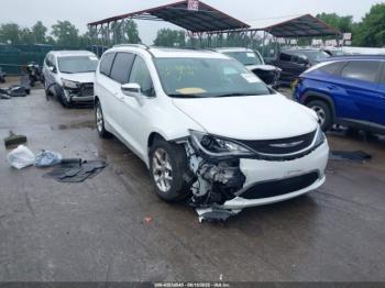  Salvage Chrysler Pacifica